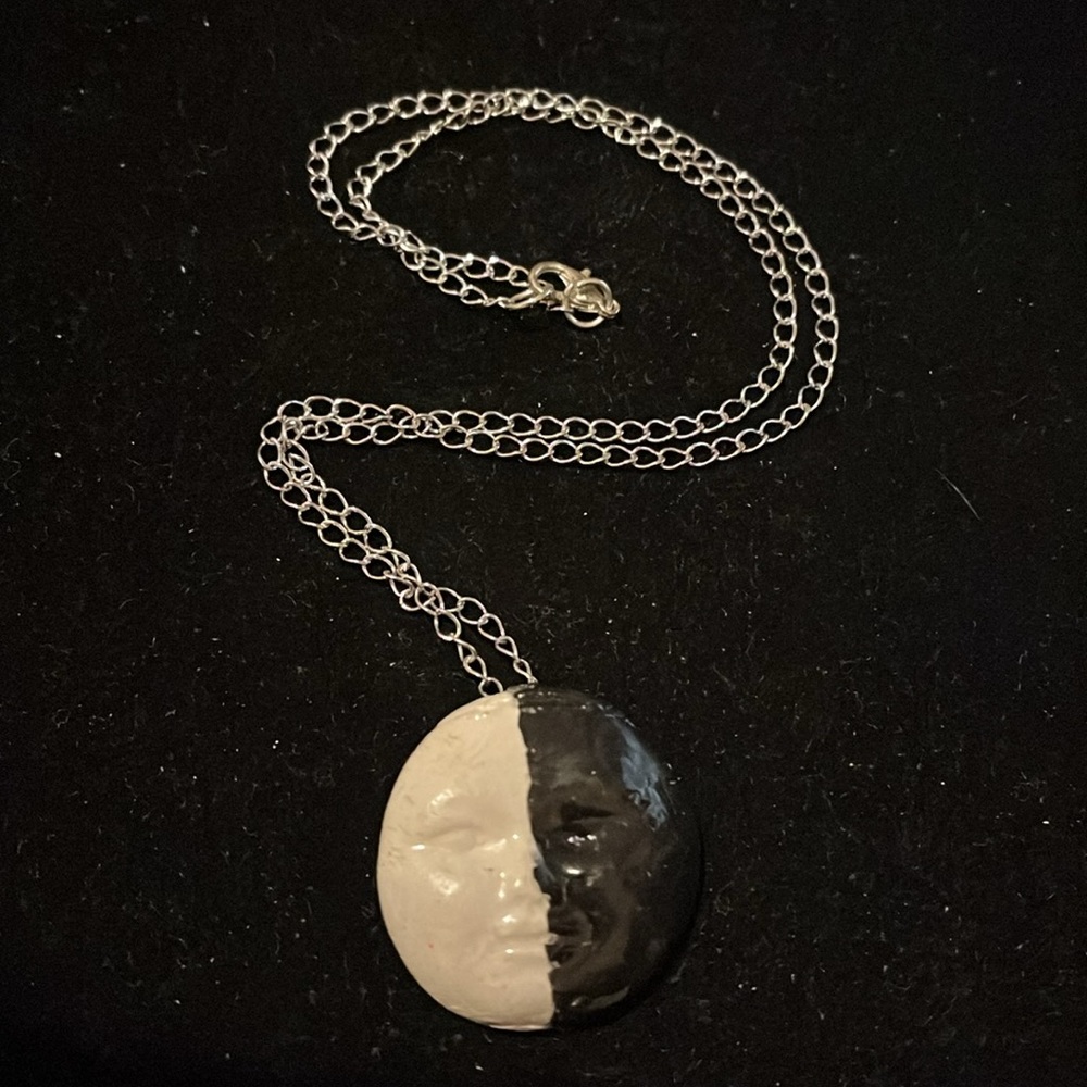 Black and White Pendant Necklace - Picture 7 of 16
